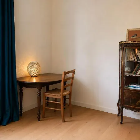 Former Dairy With Private Garden And Sea Within Walking Distance *