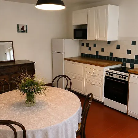 Former Dairy With Private Garden And Sea Within Walking Distance